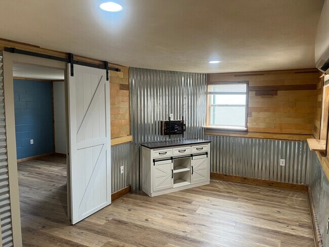 Foto del edificio - 1674 N Double Springs Rd