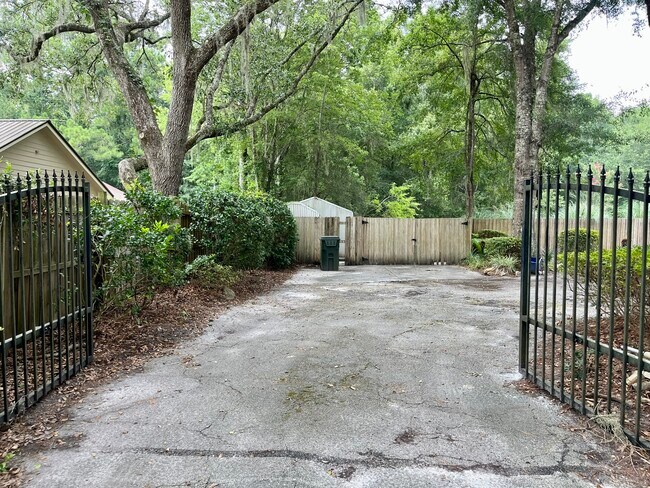 Building Photo - 156 Ardith Ln