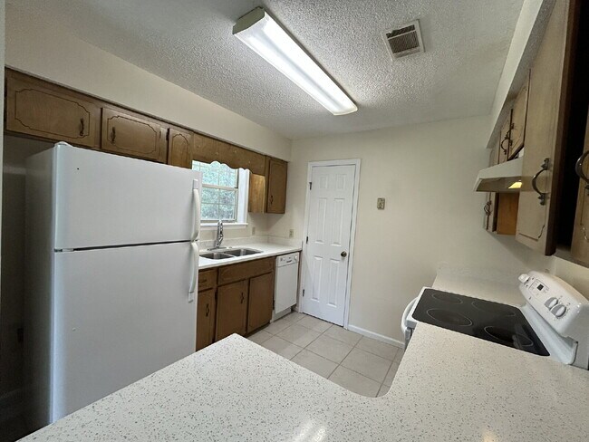 Foto del edificio - House for Rent