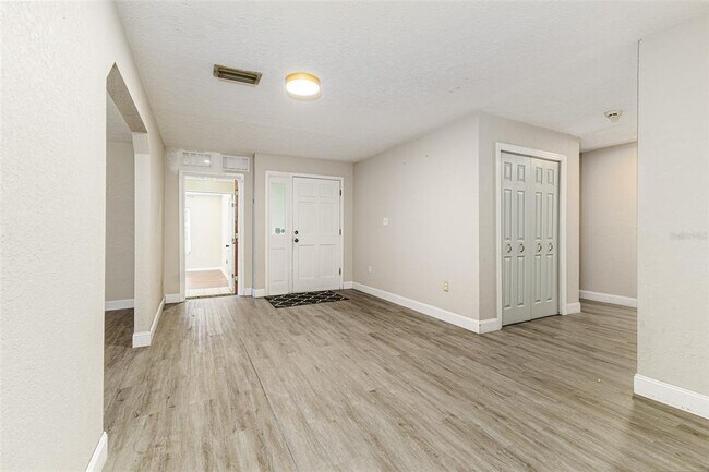Building Photo - 5680 Durrance Rd