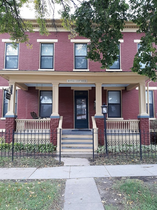 115 N Gilbert St, Iowa City, IA 52245 House Rental in Iowa City, IA