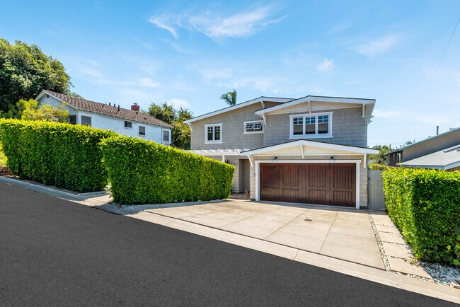 Building Photo - 562 24th Pl