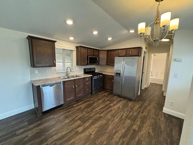 Building Photo - 2 Bedroom 2 Bath Manufactured Home