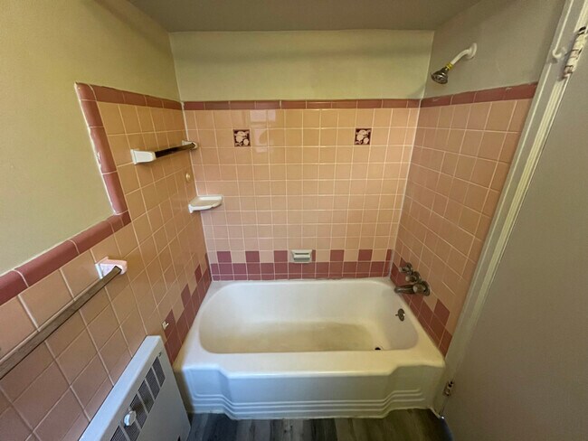 Building Photo - 3166 Werk Rd