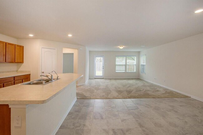 Building Photo - 6855 Knl Spg Wy