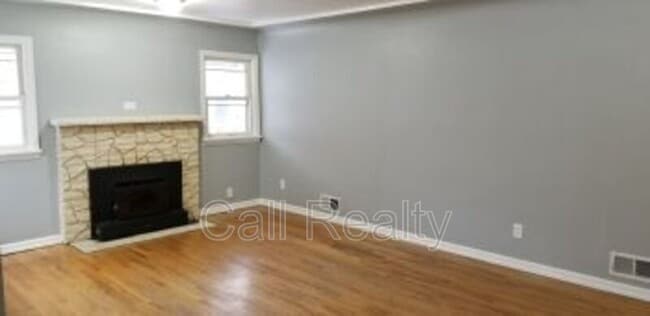 Building Photo - 5229 N Washington St