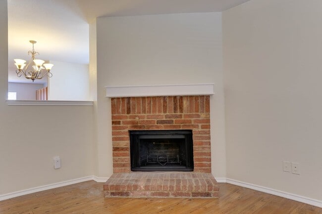 Building Photo - 9016 Garden Springs Dr