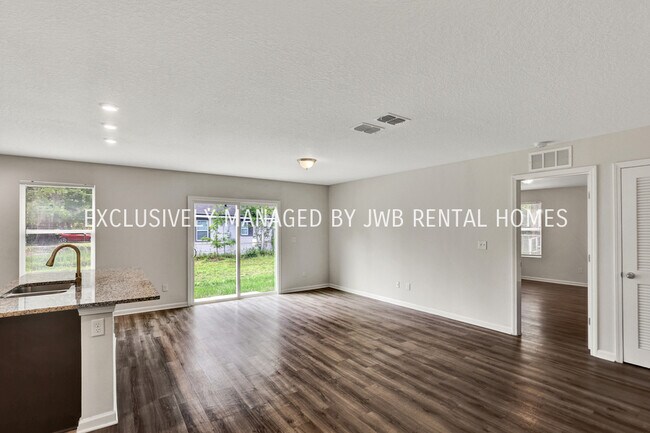 Foto del edificio - 904 Huron St