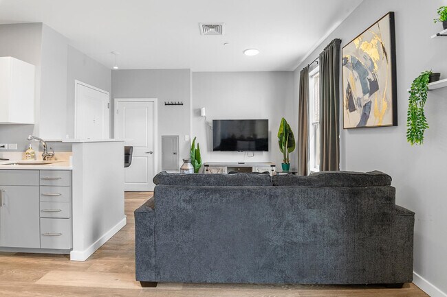 Building Photo - 95 Broadway-SI ID1240394P