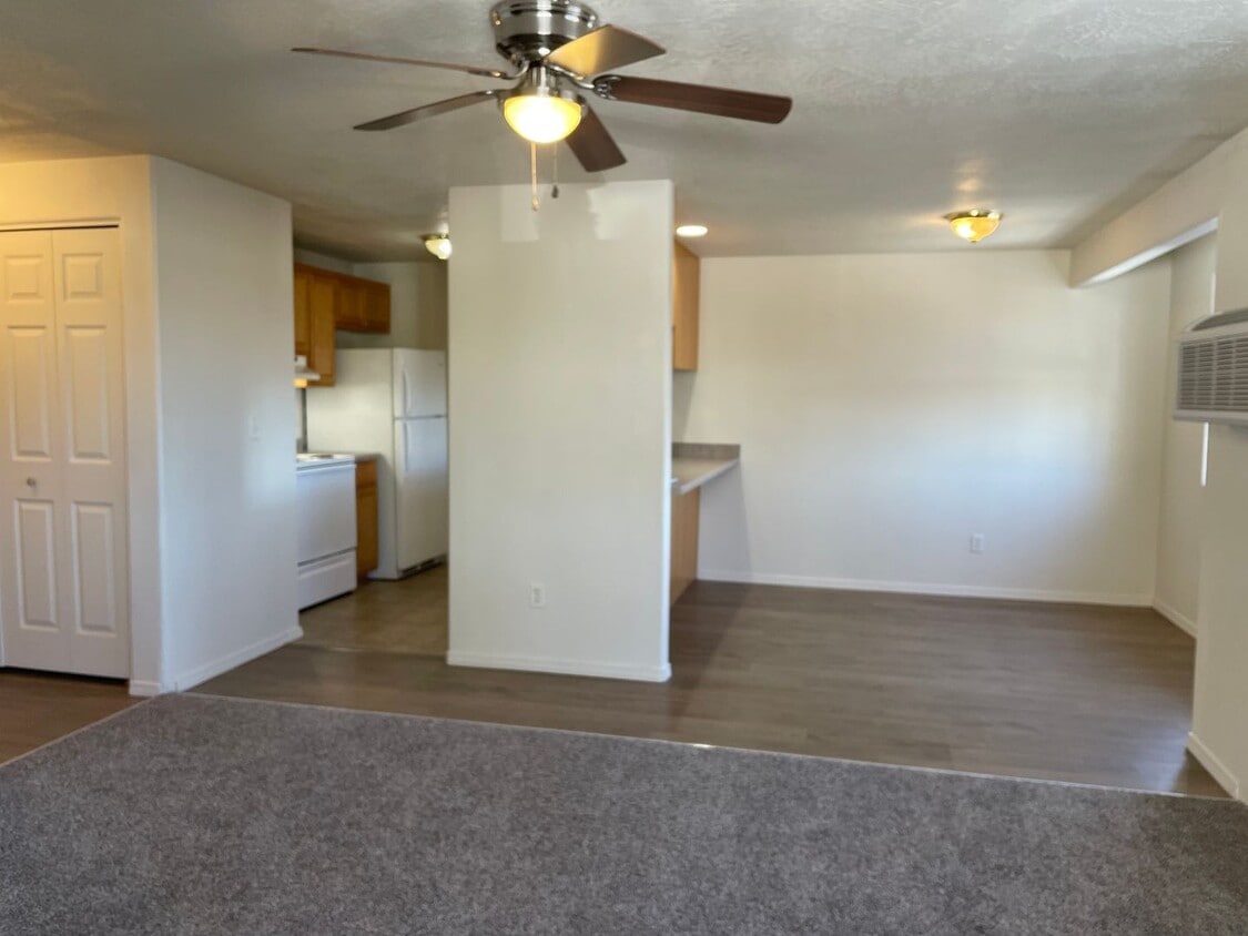Primary Photo - Very Nice Upstairs 2 Bedroom 2 Bath Apartment