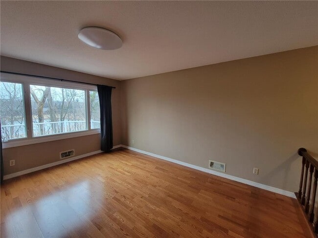 Building Photo - 9940 Cavell Ave S