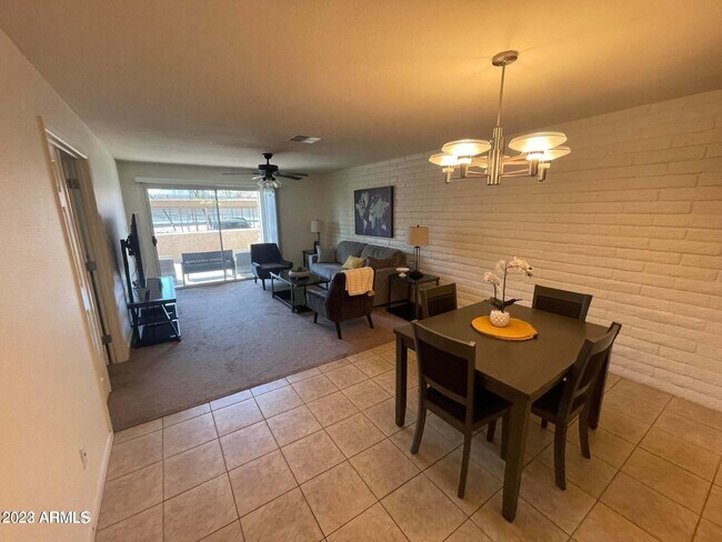 Foto del edificio - 4354 N 82nd St