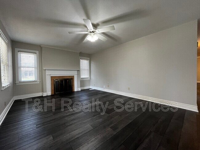 Foto del edificio - 2920 E 5th St