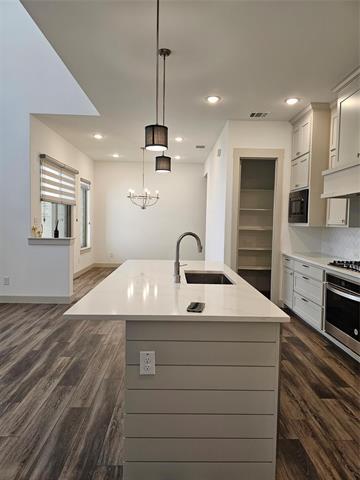 Foto del edificio - 216 Glenview Ave