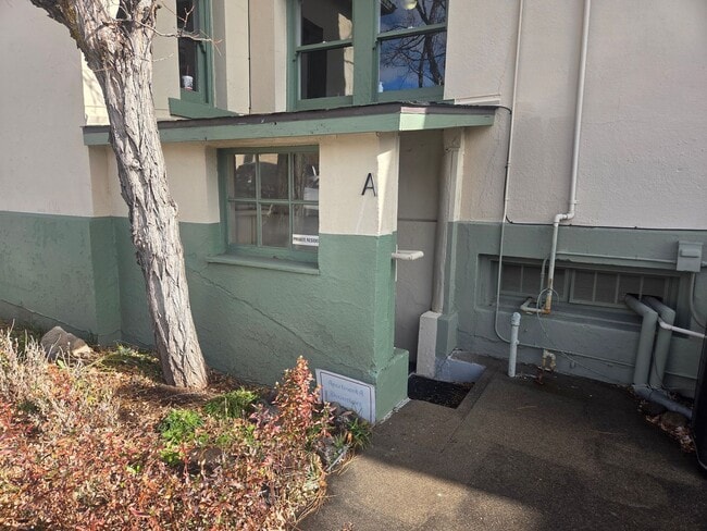 Move in Special: $300.00 Off First Month's Rent - Move in Special: $300.00 Off First Month's Rent Apartment