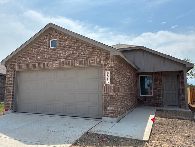 Building Photo - Charming 4 beds 2 baths in San Antonio!