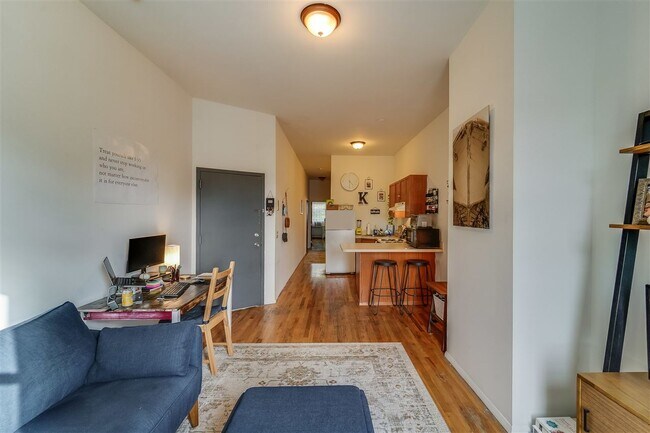 Foto del edificio - 78 Webster Ave