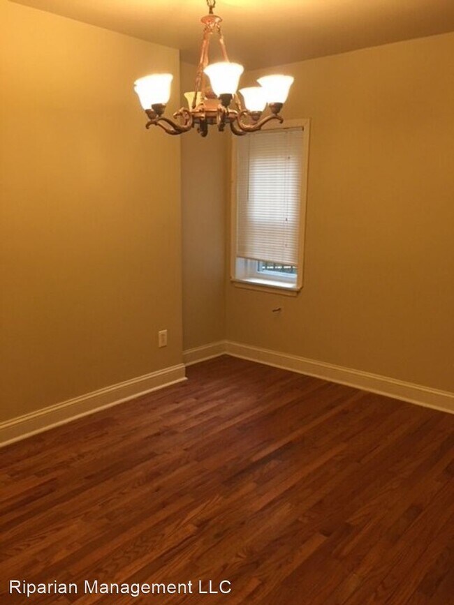 Building Photo - 4 br, 2 bath House - 1000 Bennett Place