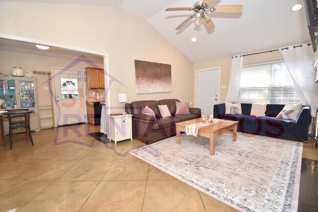 Building Photo - Three Bed, Two Bath Home in Ruston!