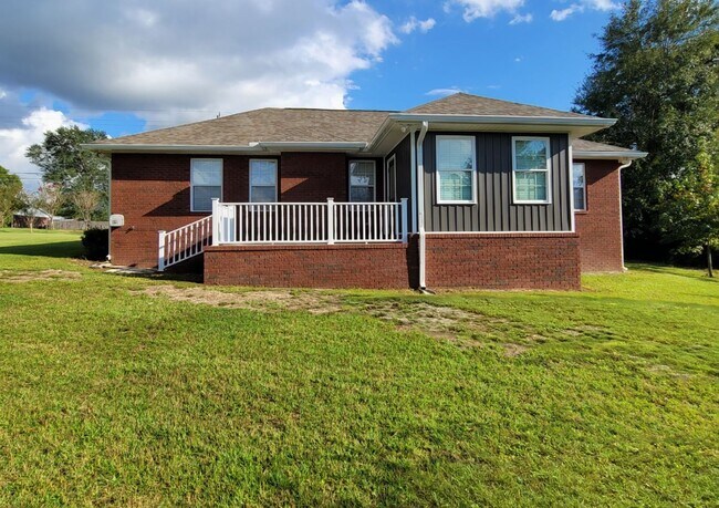 Building Photo - For Lease - 3 BR|2 BA in Bear Creek with P...