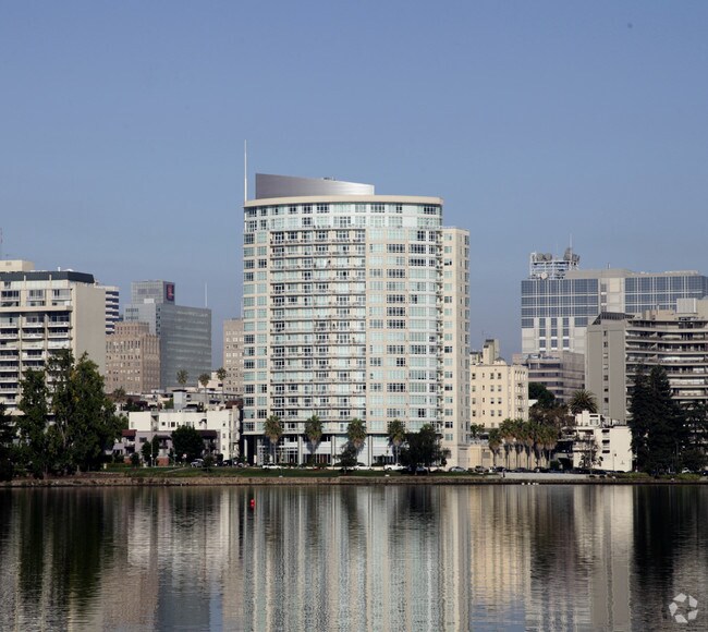 The Essex on Lake Merritt Apartments in Oakland, CA