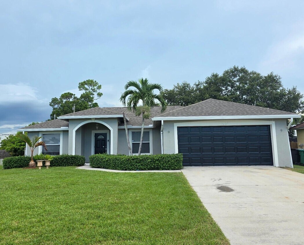 Foto principal - 3008 SW Circle St