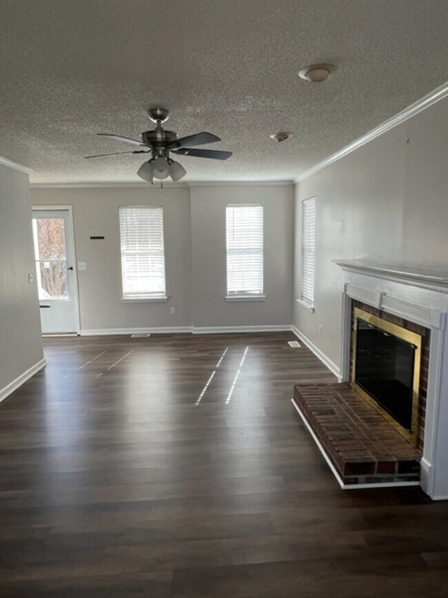 Building Photo - Saddlers Ridge S/D in Simpsonville - What ...