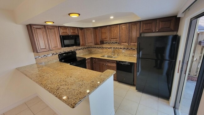 Photo - 117 1st Ct Townhome