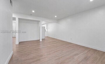 Building Photo - 8550 Byron Ave