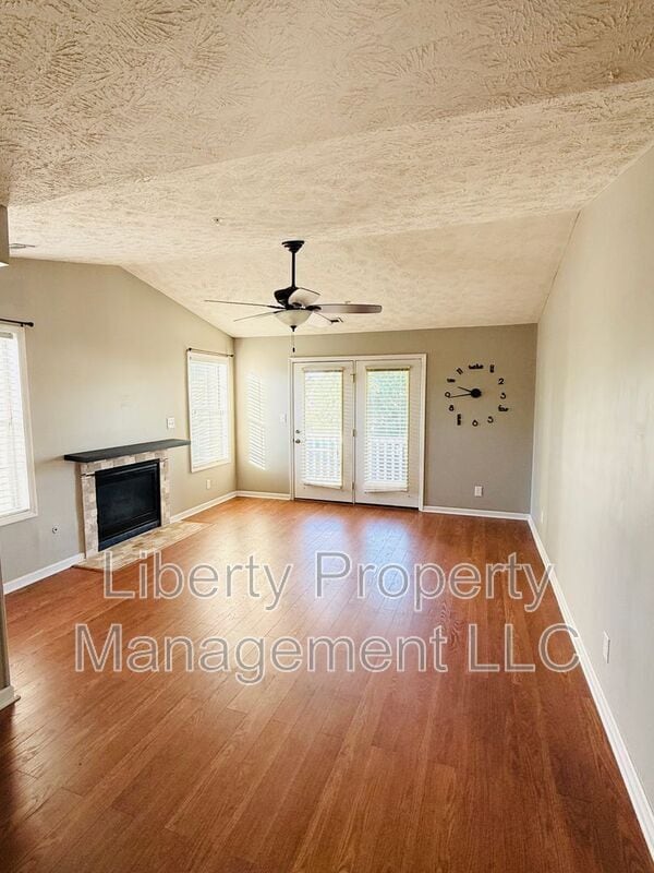 Foto del edificio - 274 Waterdown Dr
