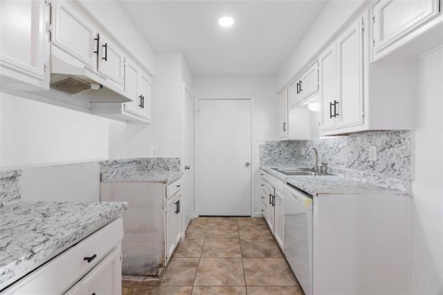 Building Photo - 3900 Camelot St