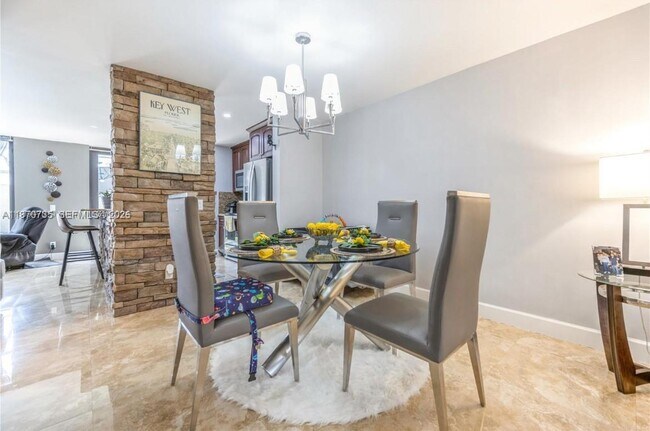 Foto del edificio - 11208 NW 15th St