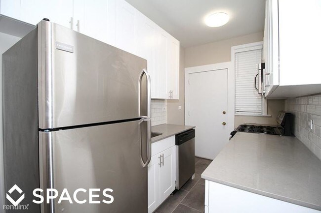 Building Photo - 1 br, 1 bath  - 3419 N Elaine Pl 3425-1EA