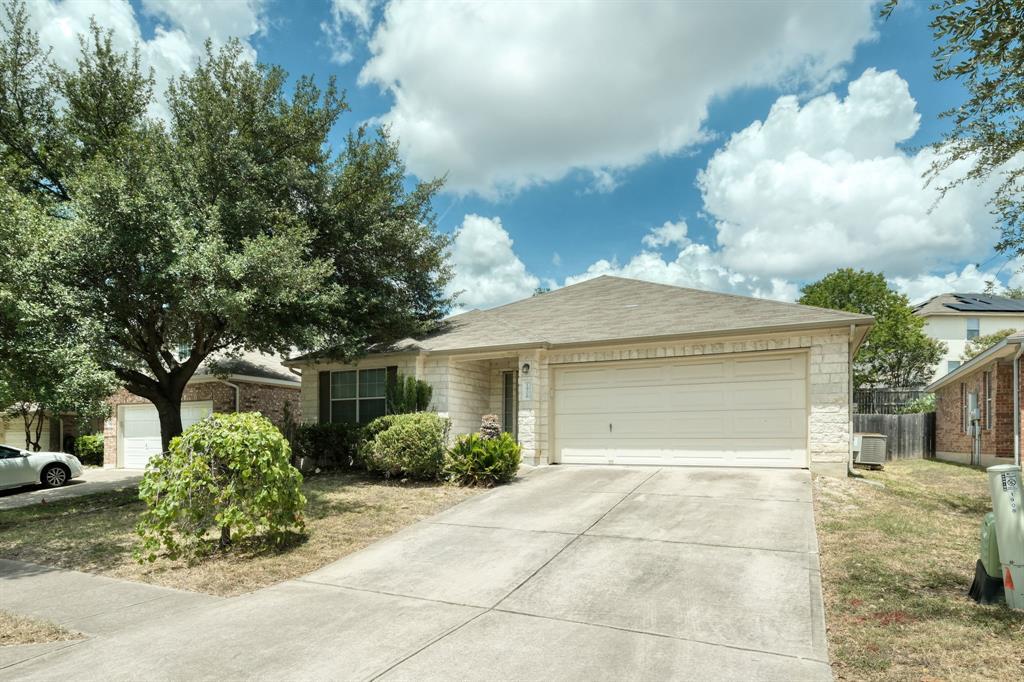 Foto principal - 1906 Melissa Oaks Ln