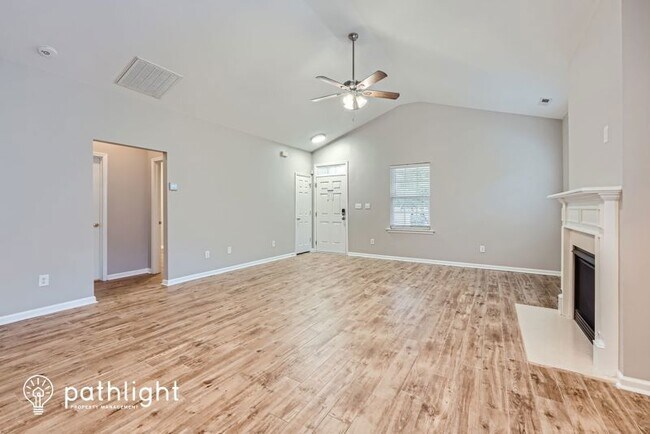 Foto del edificio - 18430 Train Station Dr