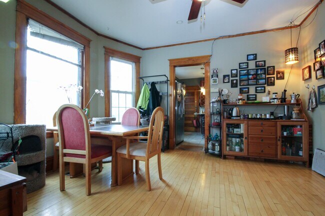 Foto del edificio - 1600 NE Madison St