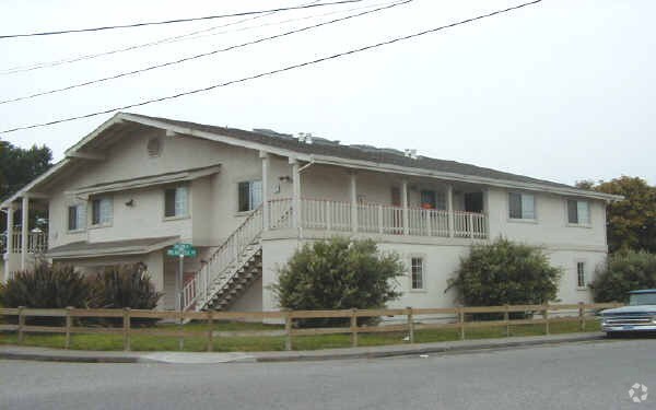 Foto del edificio - 475-481 Willow Ave