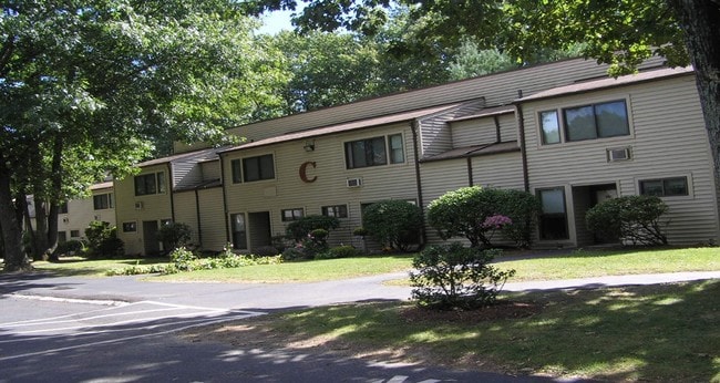 C Building Photo - Oakwoods Apartments