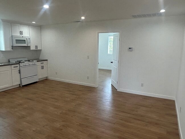 Building Photo - 11723 Pendleton St