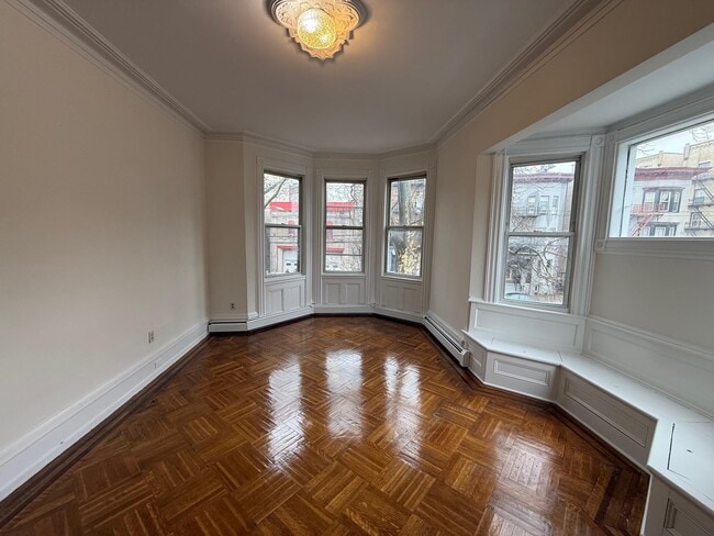 Foto del edificio - 4619 Park Ave