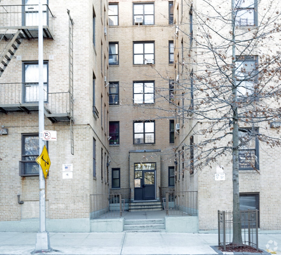 Building Photo - 21 W Mosholu N
