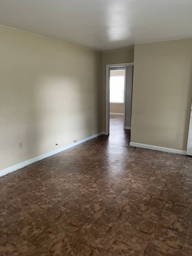 Building Photo - 255 Palmyra St
