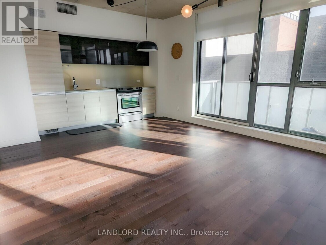 Photo principale - 8-318 Gladstone Ave