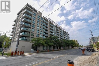 Building Photo - 935-935 Sheppard Ave W