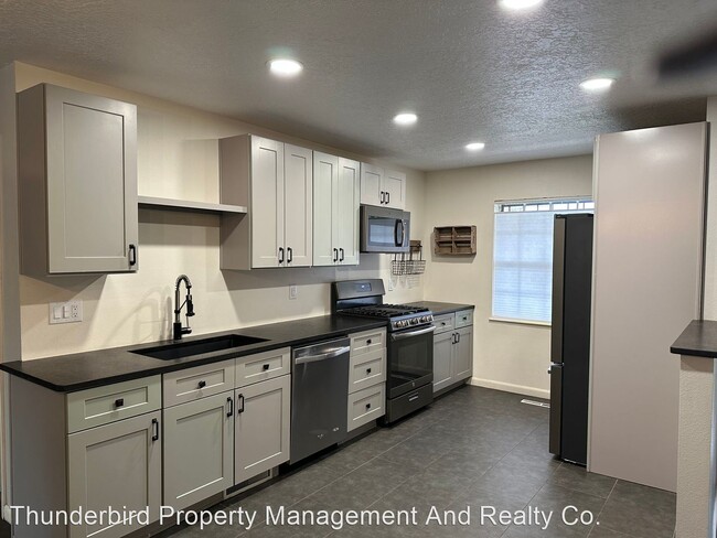 Building Photo - 3 br, 2.5 bath House - 7425 Arroyo Del Oso