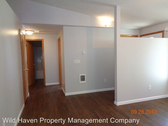Building Photo - 3 br, 3 bath House - 2251 SW Redmond Hill Rd.
