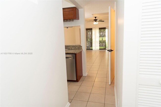 Foto del edificio - 150 SW 96th Terrace