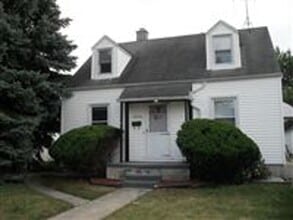 Building Photo - 15354 Evergreen Ave
