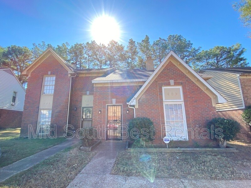 Primary Photo - 5579 Crepe Myrtle Dr