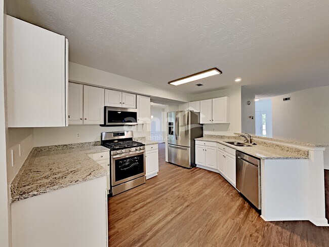 Foto del edificio - 555 Fosters Mill Ln NW
